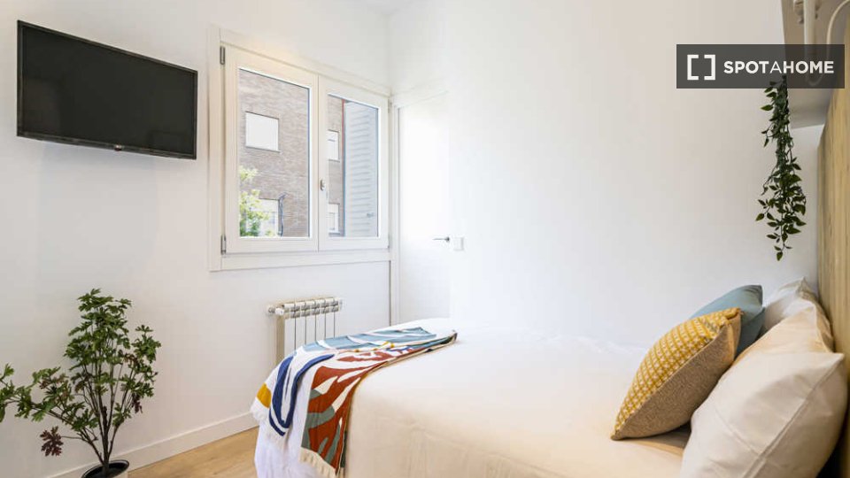 Double room Madrid, 4 beds — photo 58