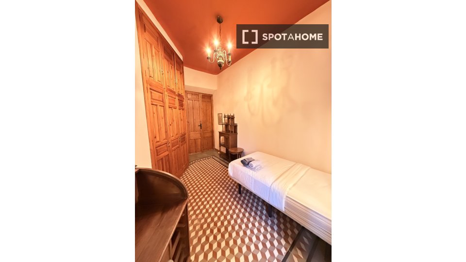 Double room Granada, 1 bed — photo 5