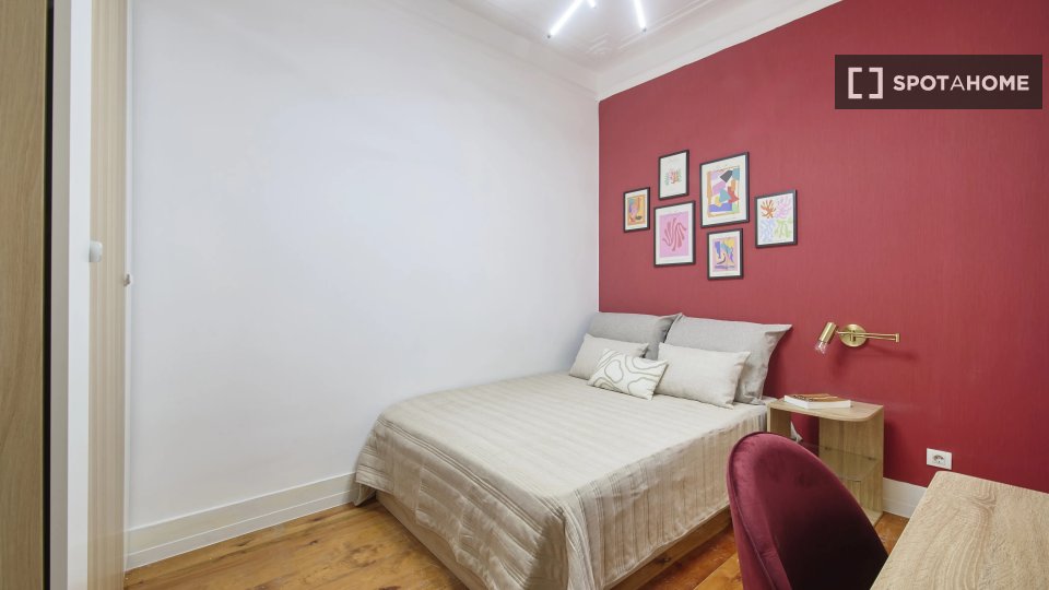 Double room Lisbon, 6 beds — photo 10