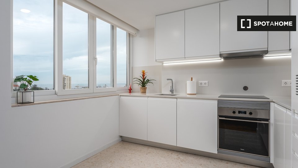 Apartment Lisbon, 2 beds, 75m² — photo 5