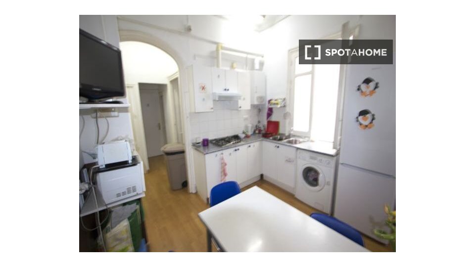Double room Madrid, 6 beds — photo 4