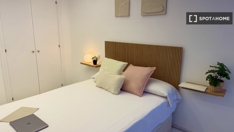 Double room Madrid, 4 beds, 140m² — photo 13