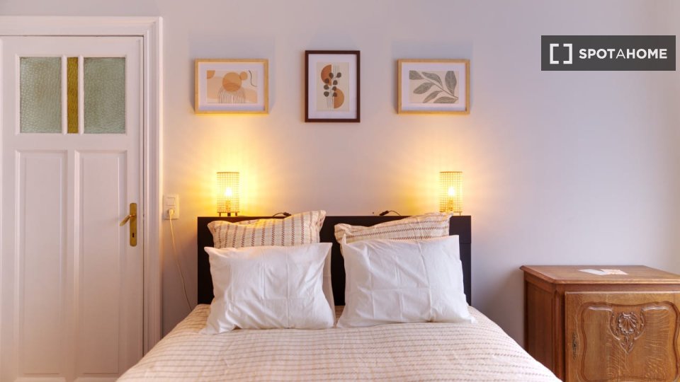 Double room Brussels, 2 beds — photo 18