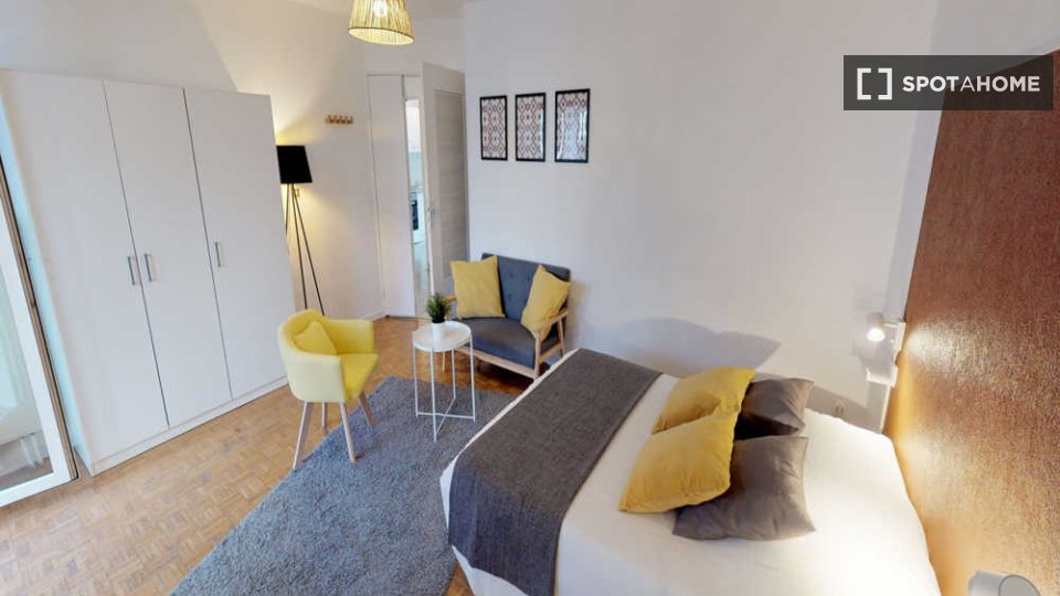 Double room Lyon, 3 beds, 70m² — photo 2