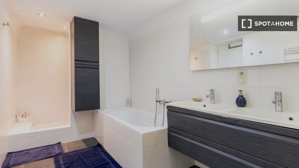 Apartment Brussels, 1 bed — photo 1