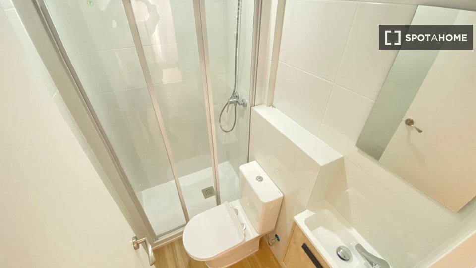 Double room Madrid, 4 beds — photo 29