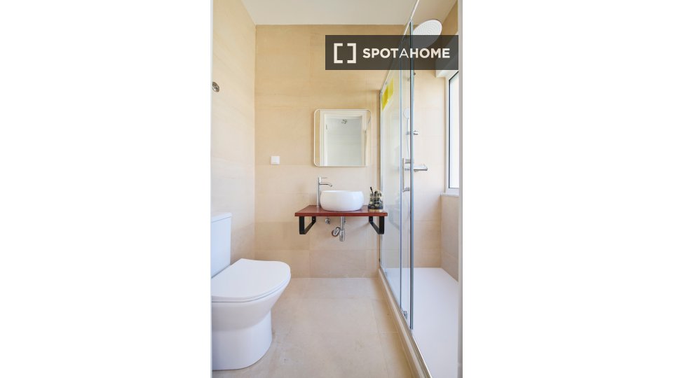 Double room Lisbon, 6 beds — photo 50