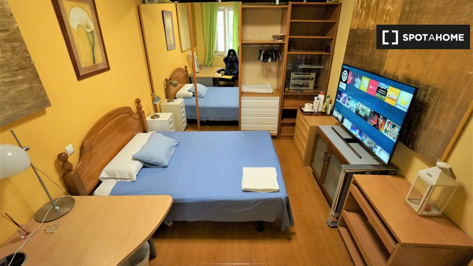 Double room Madrid, 6 beds, 300m² — photo 2