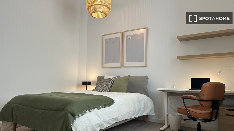 Double room Lisbon, 6 beds, 160m² — photo 11