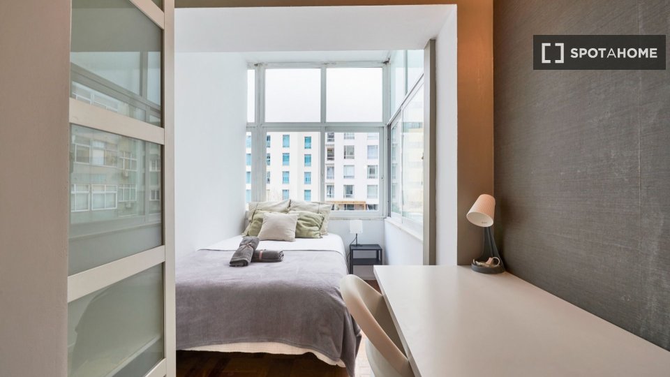Double room Lisbon, 10 beds — photo 40