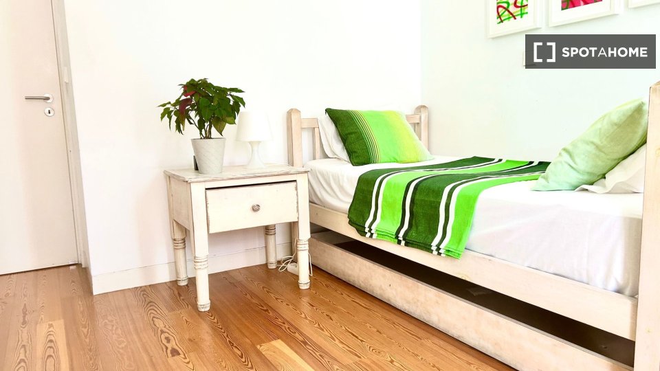 Double room Lisbon, 4 beds, 200m² — photo 5