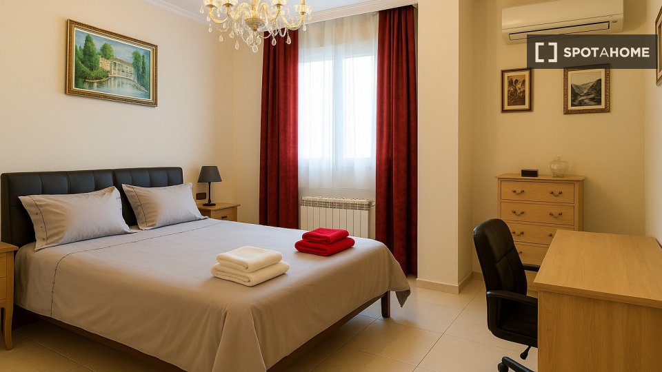 Double room Granada, 3 beds — photo 7