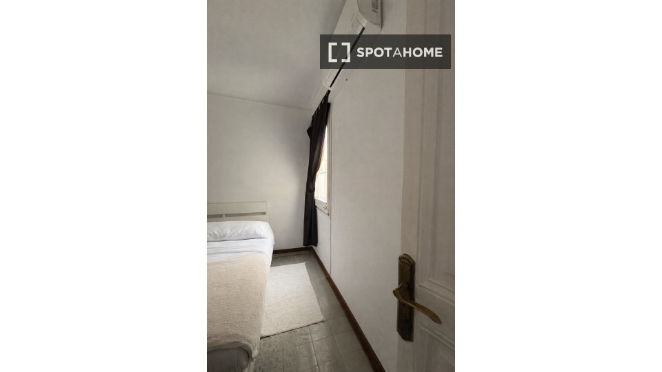 Double room Barcelona, 5 beds, 100m² — photo 11