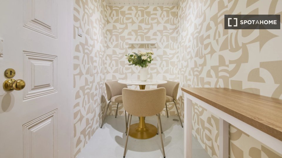 Double room Lisbon, 8 beds — photo 9