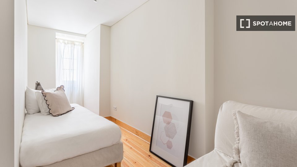 Apartment Lisbon, 2 beds — photo 12