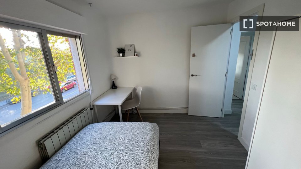Double room Madrid, 4 beds — photo 15