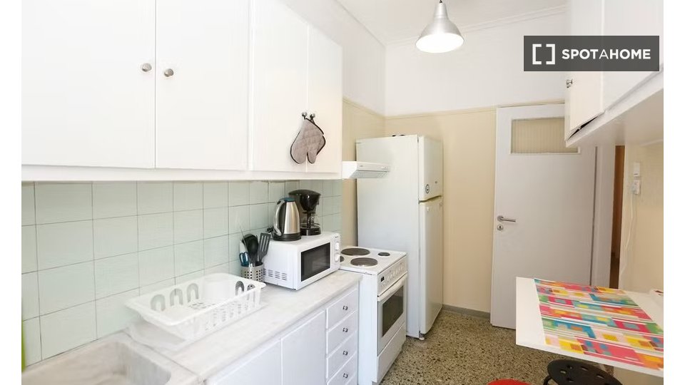 Double room Athens, 5 beds — photo 19