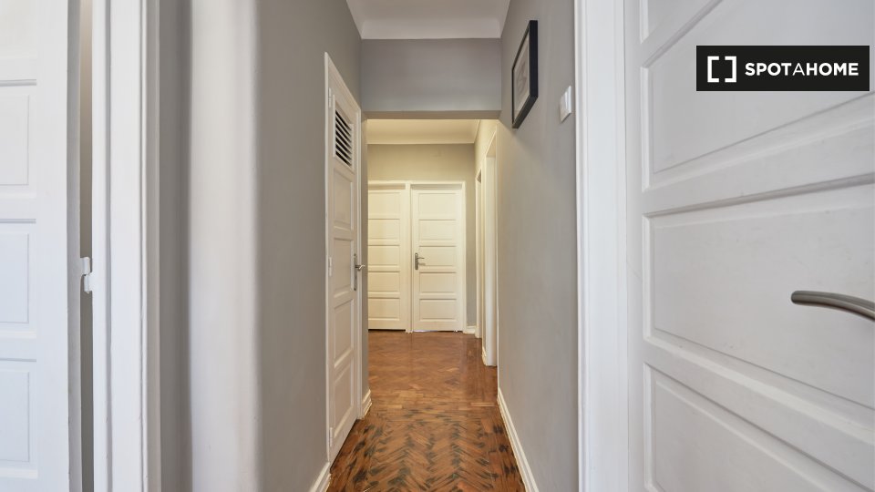Double room Lisbon, 6 beds — photo 11