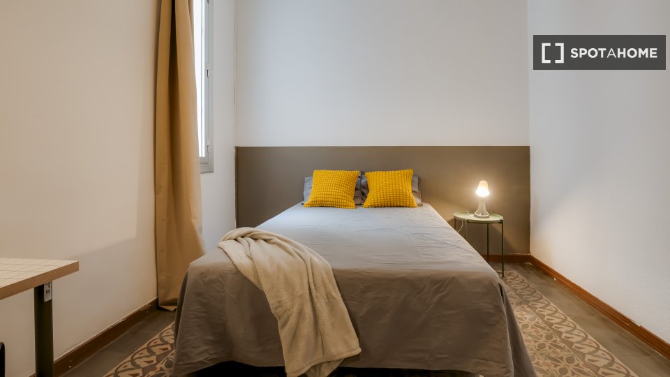 Double room Barcelona, 6 beds, 100m² — photo 5