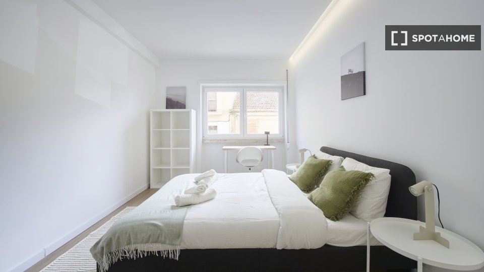 Double room Lisbon, 5 beds — photo 6