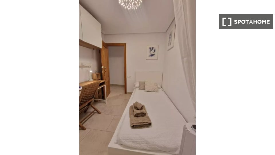 Double room Valencia, 5 beds, 160m² — photo 38