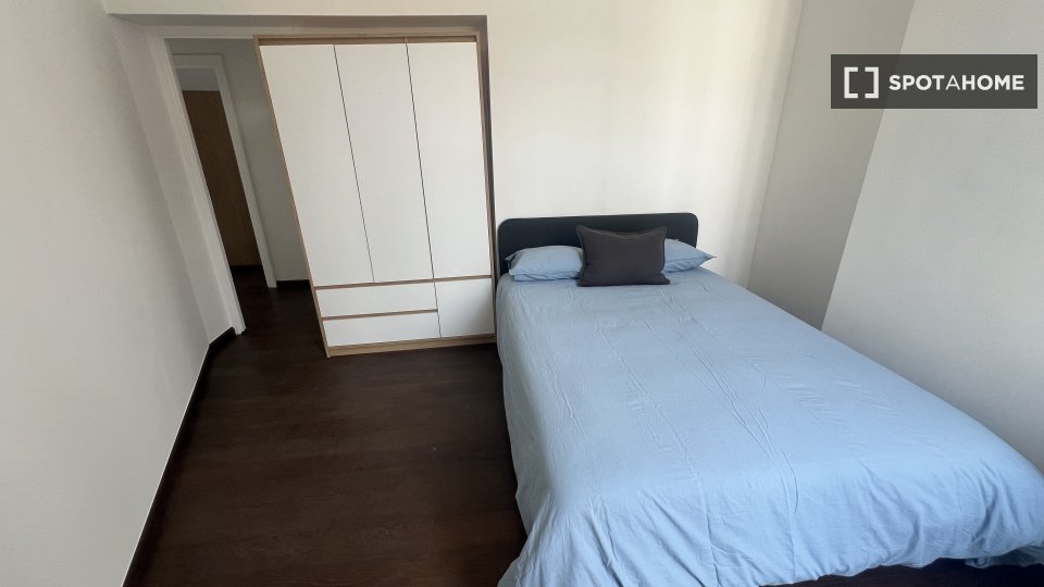 Double room Brussels, 9 beds, 13m² — photo 13