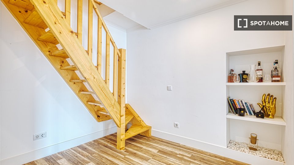 Apartment Lisbon, 1 bed, 70m² — photo 3