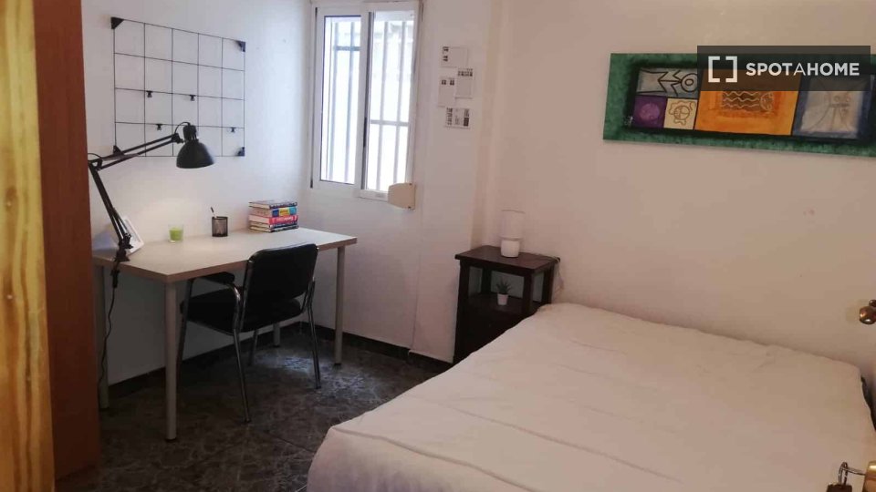 Double room Valencia, 3 beds — photo 8