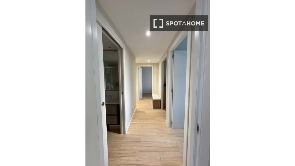 Apartment Barcelona, 1 bed, 70m² — photo 3