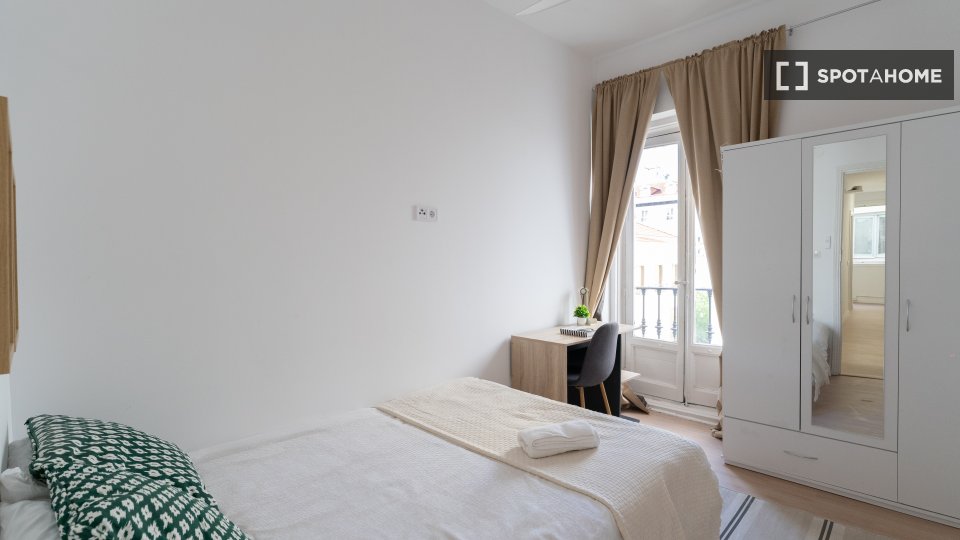 Double room Madrid, 10 beds — photo 45