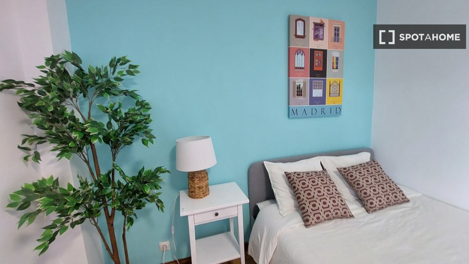 Double room Madrid, 4 beds, 100m² — photo 3