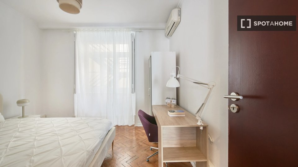 Double room Lisbon, 8 beds — photo 11
