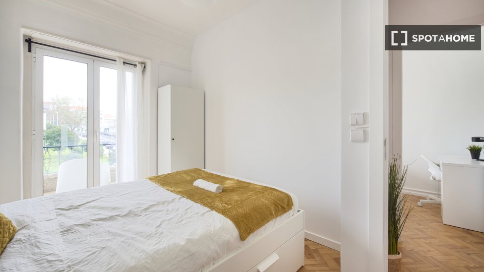 Double room Lisbon, 9 beds — photo 22