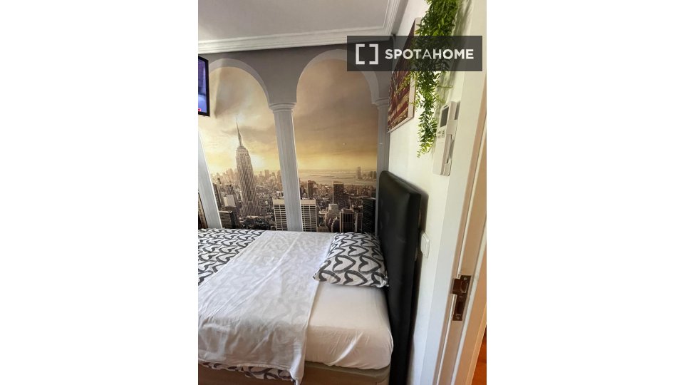 Double room Madrid, 3 beds — photo 38