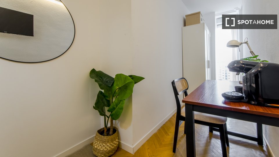 Double room Madrid, 5 beds — photo 10