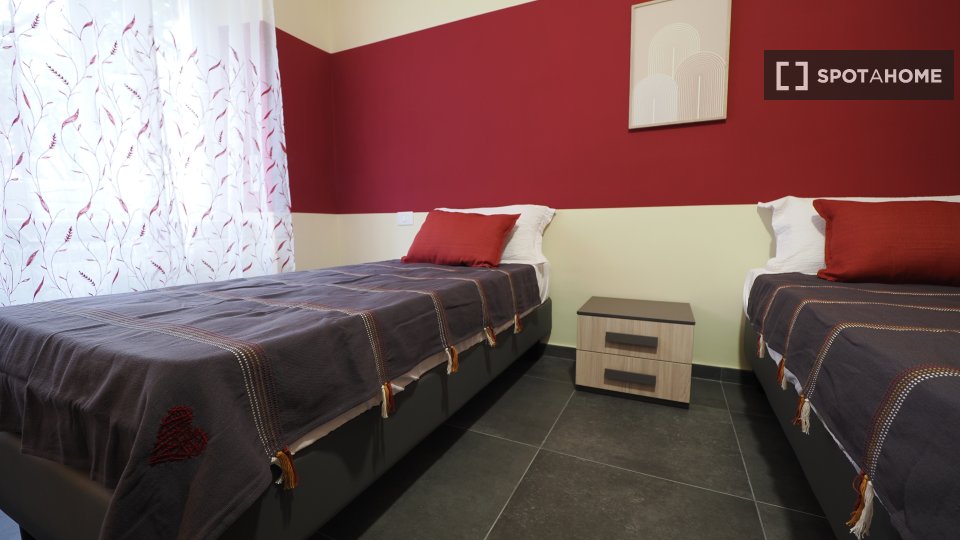 Double room Turin, 2 beds — photo 9