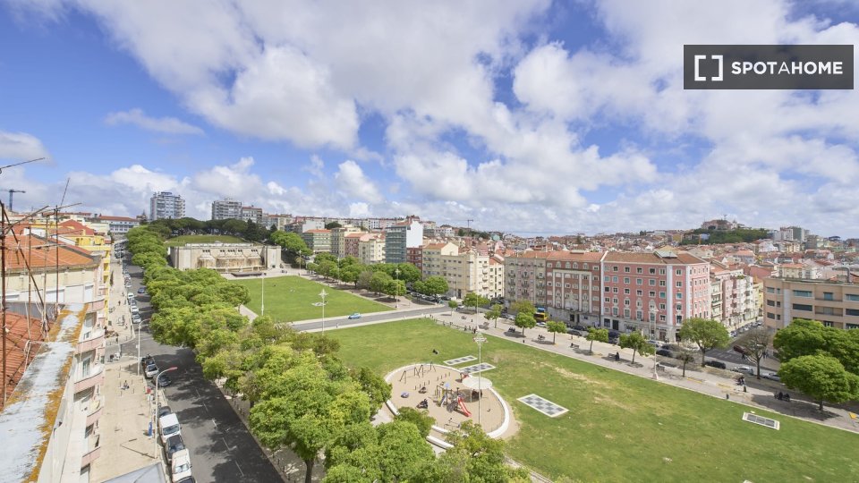 Double room Lisbon, 4 beds — photo 31
