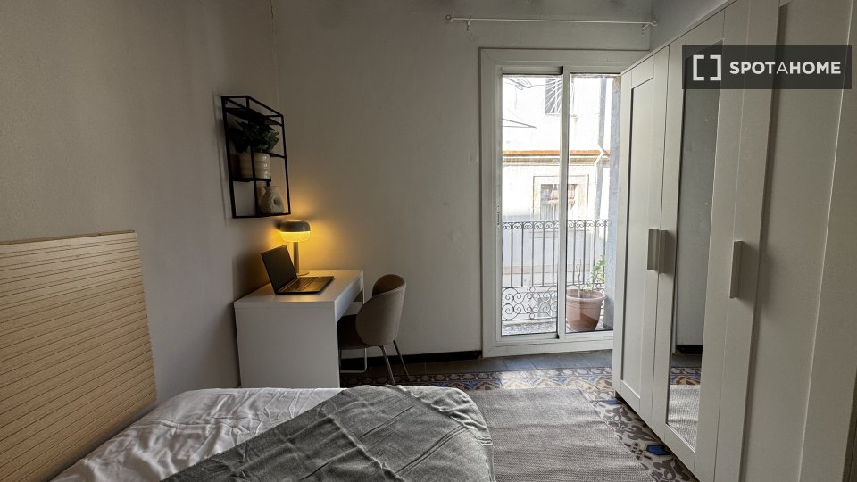 Double room Barcelona, 5 beds, 120m² — photo 7