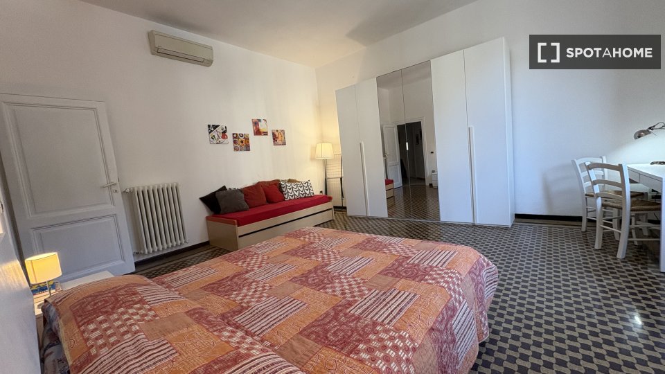 Double room Florence, 4 beds, 90m² — photo 13