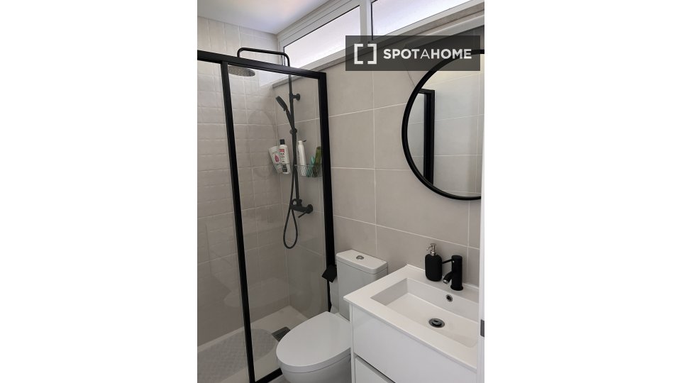 Double room Lisbon, 2 beds, 100m² — photo 7