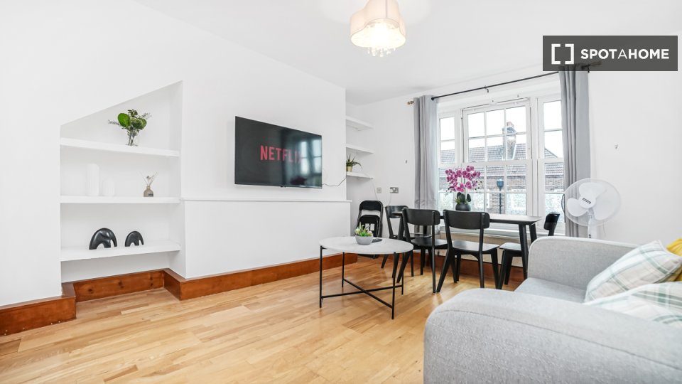 Apartment London, 2 beds — photo 18