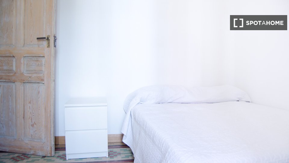Double room Madrid, 4 beds, 60m² — photo 6