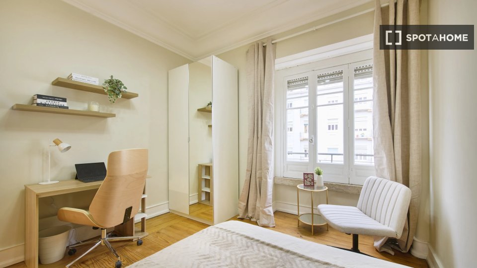 Double room Lisbon, 6 beds — photo 13