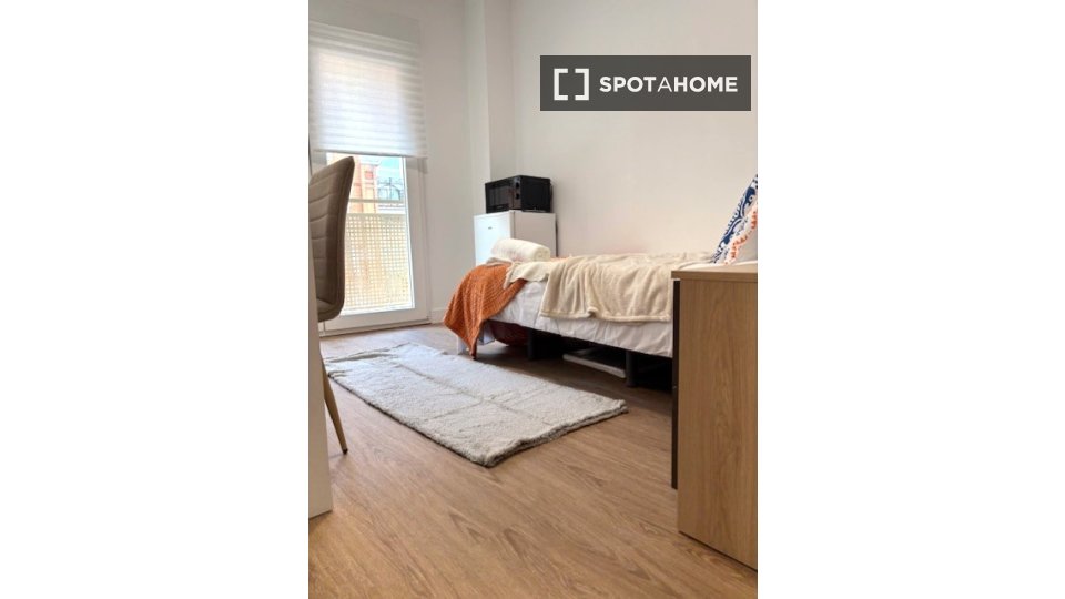 Double room Madrid, 8 beds, 170m² — photo 8