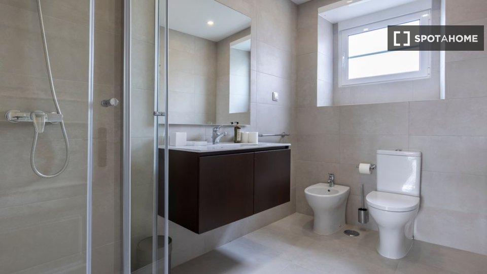 Apartment Lisbon, 4 beds — photo 19
