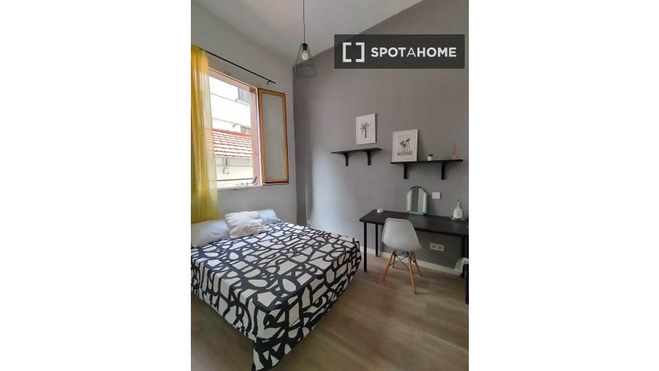 Double room Madrid, 5 beds, 100m² — photo 12
