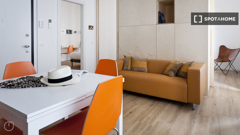 Apartment Milan, 2 beds, 60m² — photo 2