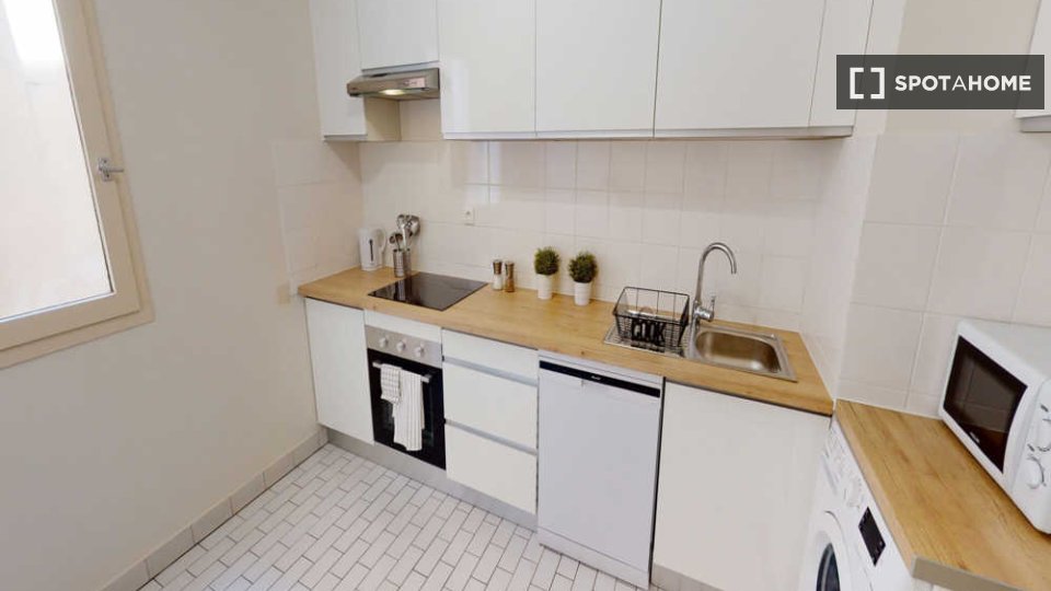 Double room Lyon, 5 beds, 90m² — photo 12