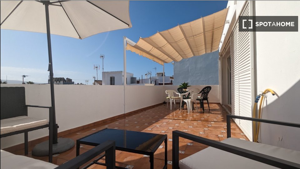 Apartment Cadiz, 2 beds, 80m² — photo 10