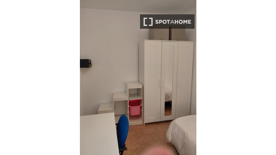 Double room Santa_Cruz_De_Tenerife, 2 beds, 60m² — photo 3